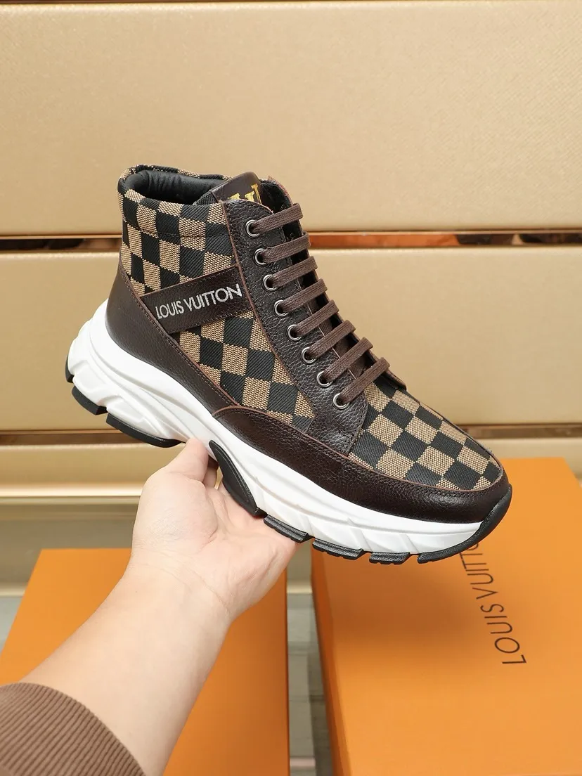Factory P460 men's shoes 💰"LOUI* VUITTO*" popular men's casual shoes 💯Purchase-level quality, the upper is made of original materials with cowhide, the real thing is super shiny⚡️ Fashionable and versatile, the toe last shape is firm and full, the soles are LV original molds and can be put in and out at will. Light and comfortable on the foot ~ purely handmade, details determine the quality! Color: Two colors available. Size:38-44 (45 customized)